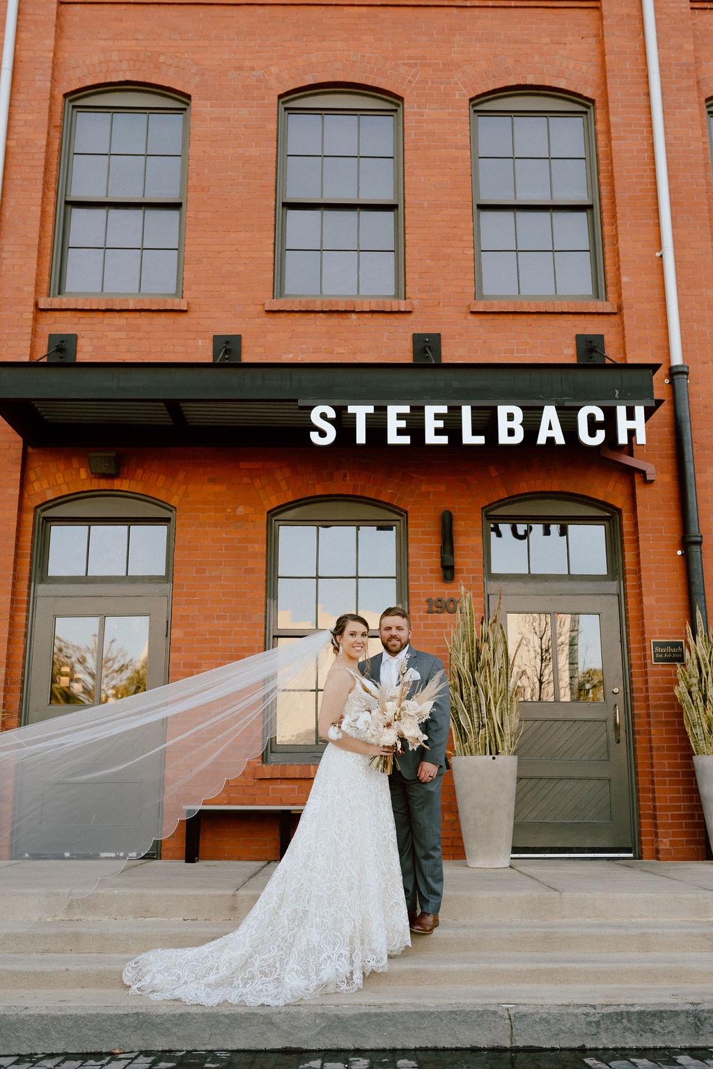 Bride & Groom; Rooftop 220 wedding; Precious Moments Events