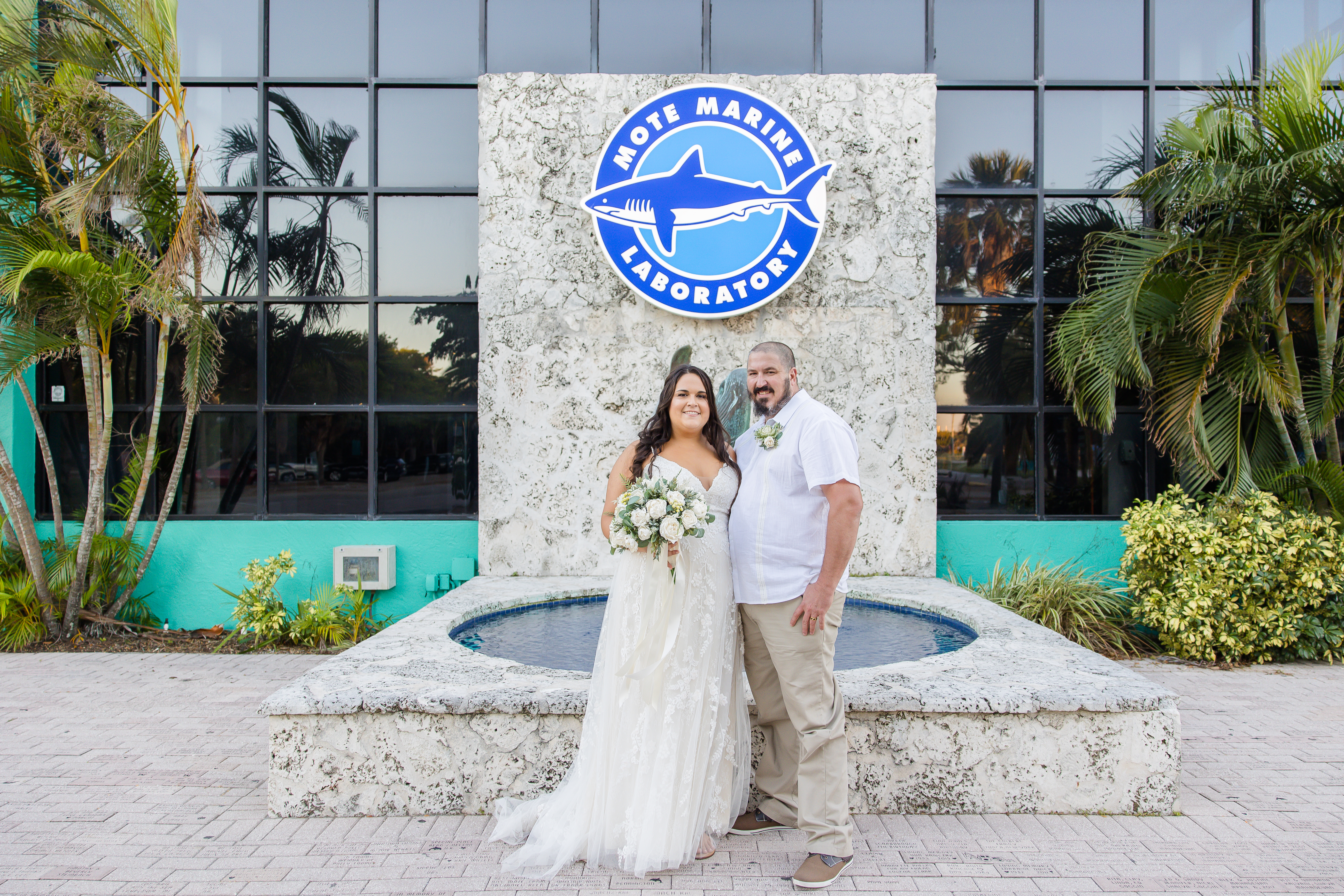 bride and groom at Mote Marine Laboratory & Aquarium