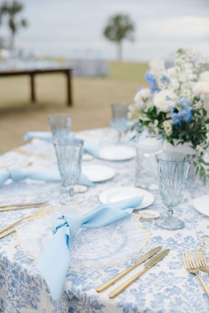 white and blue wedding tablescape