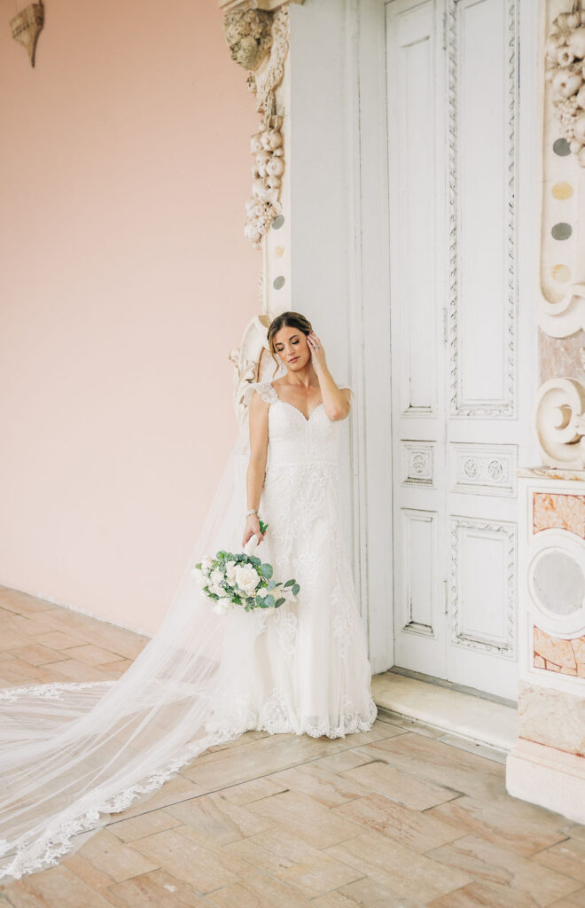 bridal portraits at Ringling Courtyard