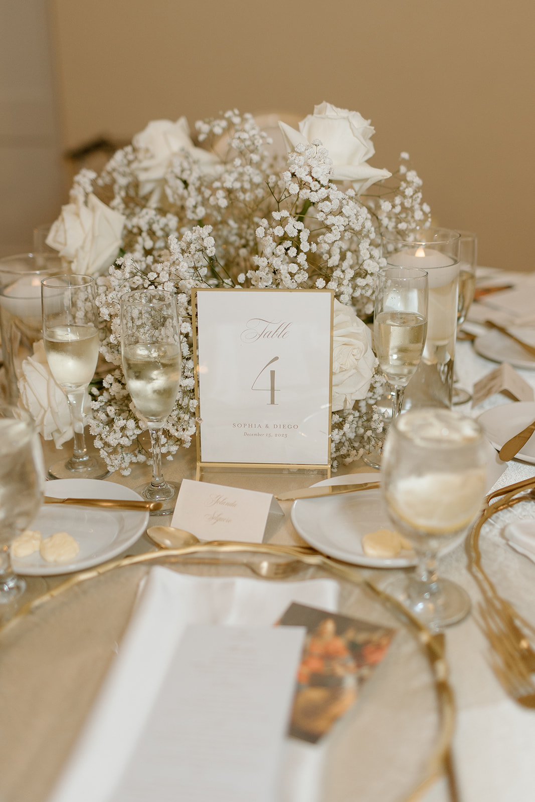 wedding tabelscape with white roses and baby's breath by Precious Moments Events